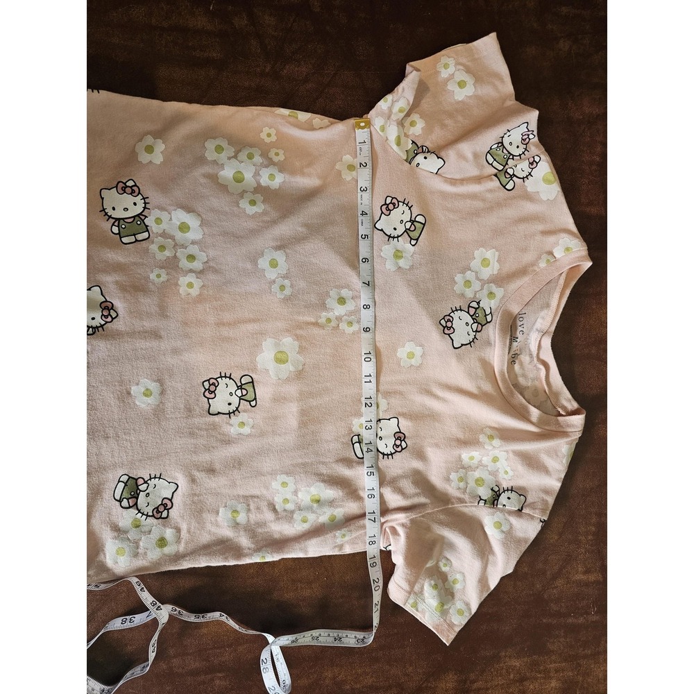 Hello Kitty Love Tribe Shirt Womens Medium Pink Floral Daisy Allover Graphic Tee - Picture 3 of 5